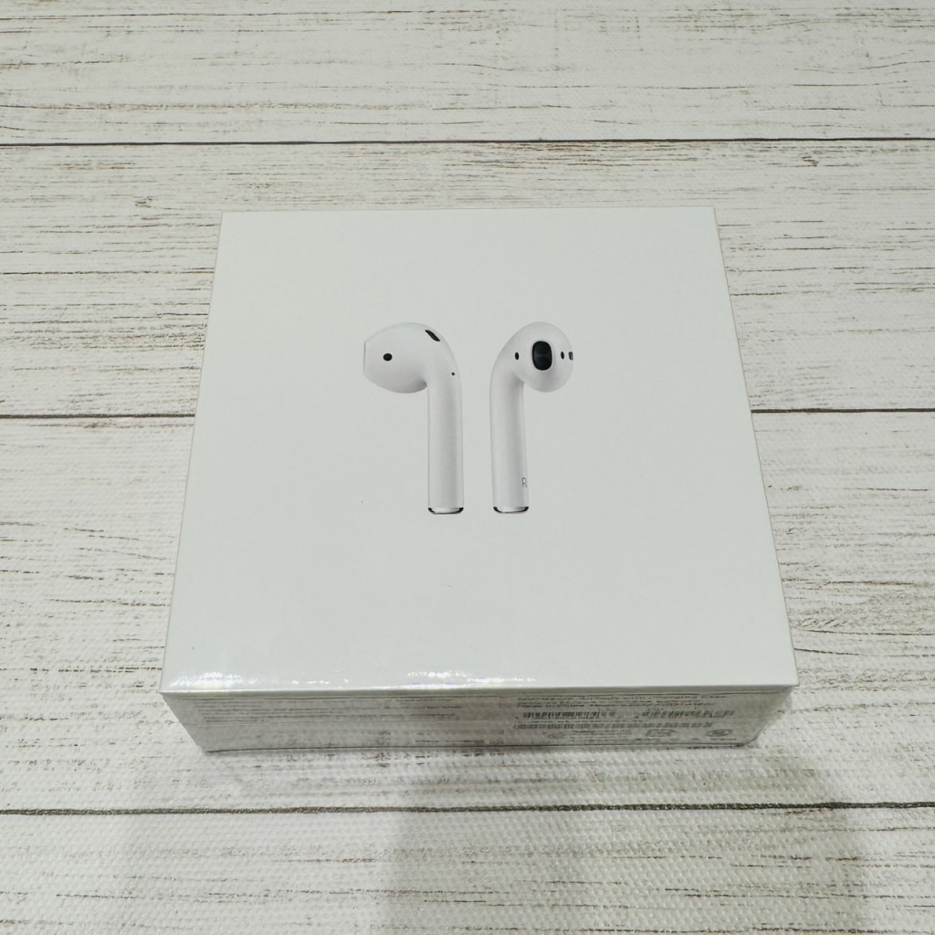 Apple AirPods with Charging Case(第2世代) MV7N2J/A