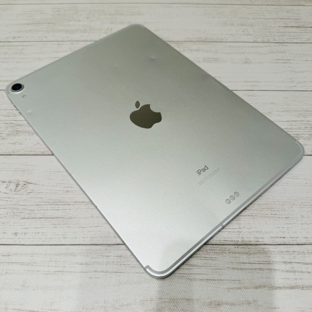 SIMロック解除(au) iPad Pro 11インチ（第1世代）Cellular 256GB シルバー MU172J/A