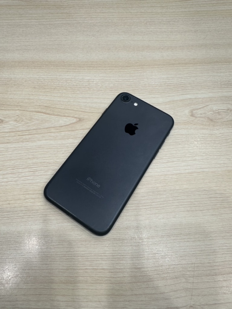 SIMロック解除(Softbank)iPhone7 128GB ブラック MNCK2J/A