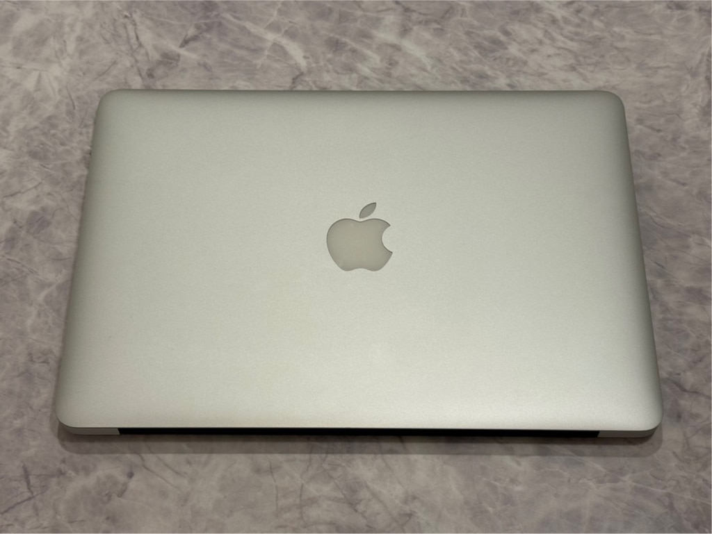 MacBook Air(Retina, 13-inch, Early 2015) A1466 シルバー