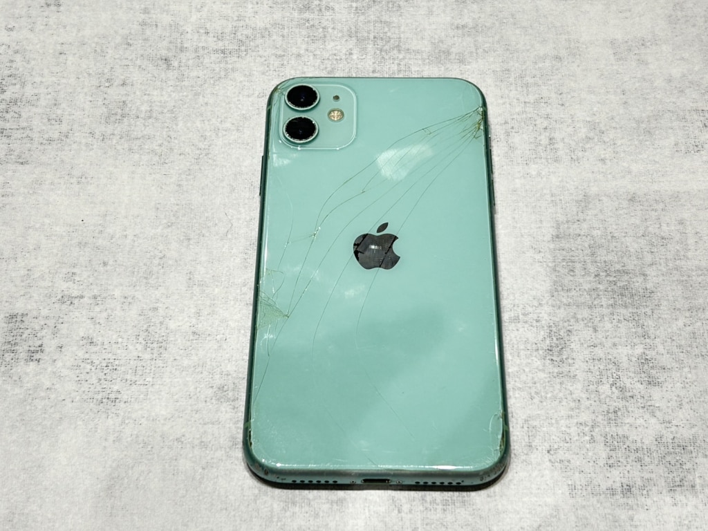 SIMロック解除(softbank) iPhone11 64GB グリーン MWLY2J/A