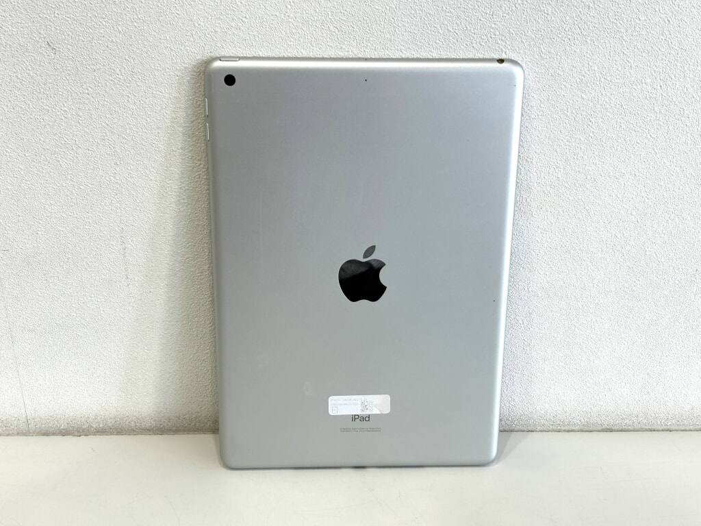 Apple iPad第8世代 wi-fiモデル 32GB シルバー MYLA2J/A