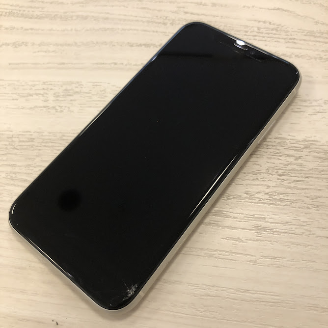 SIMロック解除(Softbank) iPhone11 128GB ホワイト MWM22J/A