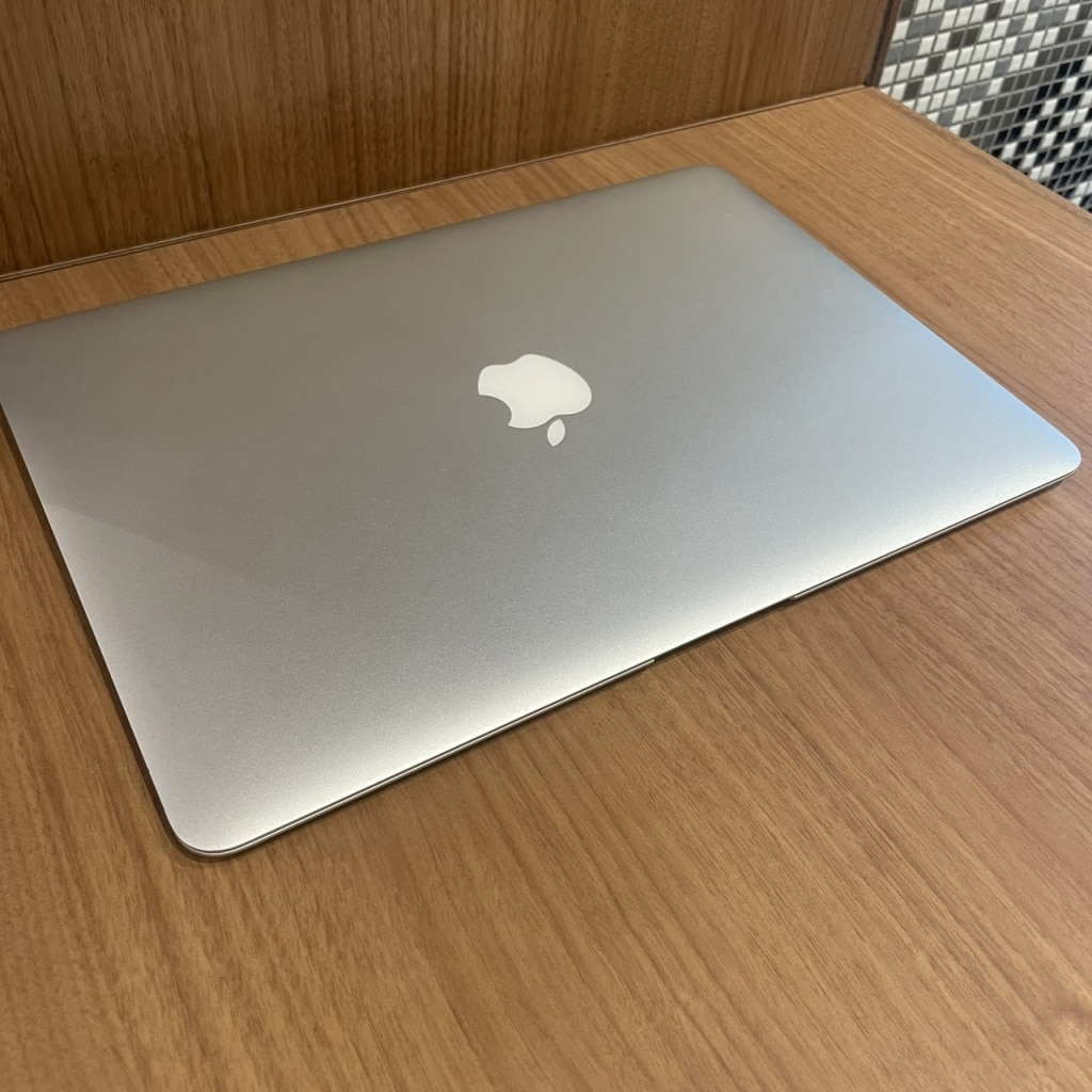 Apple MacBook Air Early 13インチ A1466 シルバー 2015年モデル