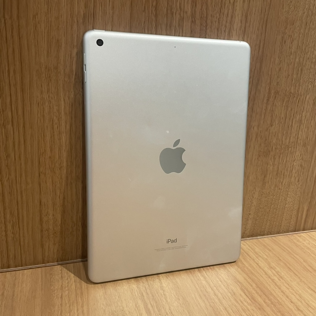 Apple iPad 第6世代 Wi-Fi 32GB シルバー MR7G2J/A