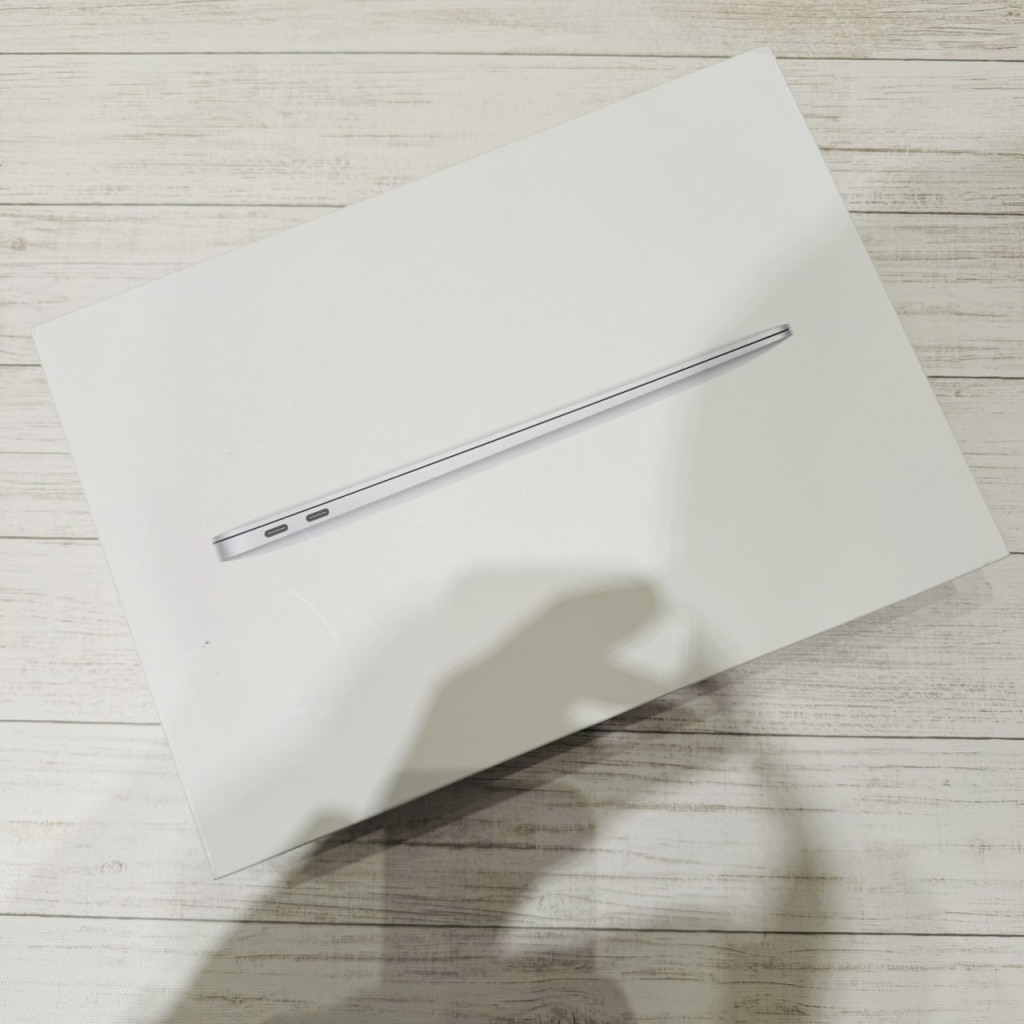 Apple MacBook Air 2020 M1 13インチ メモリ8GB SSD256GB シルバー MGN93J/A