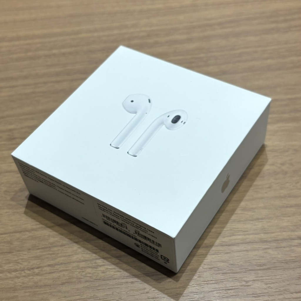 Apple AirPods with Charging Case(第2世代) MV7N2J/A