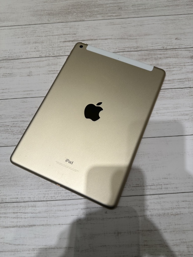 au/SIMロック解除 iPad 第5世代 Cellular 32GB ゴールド MPG42J/A