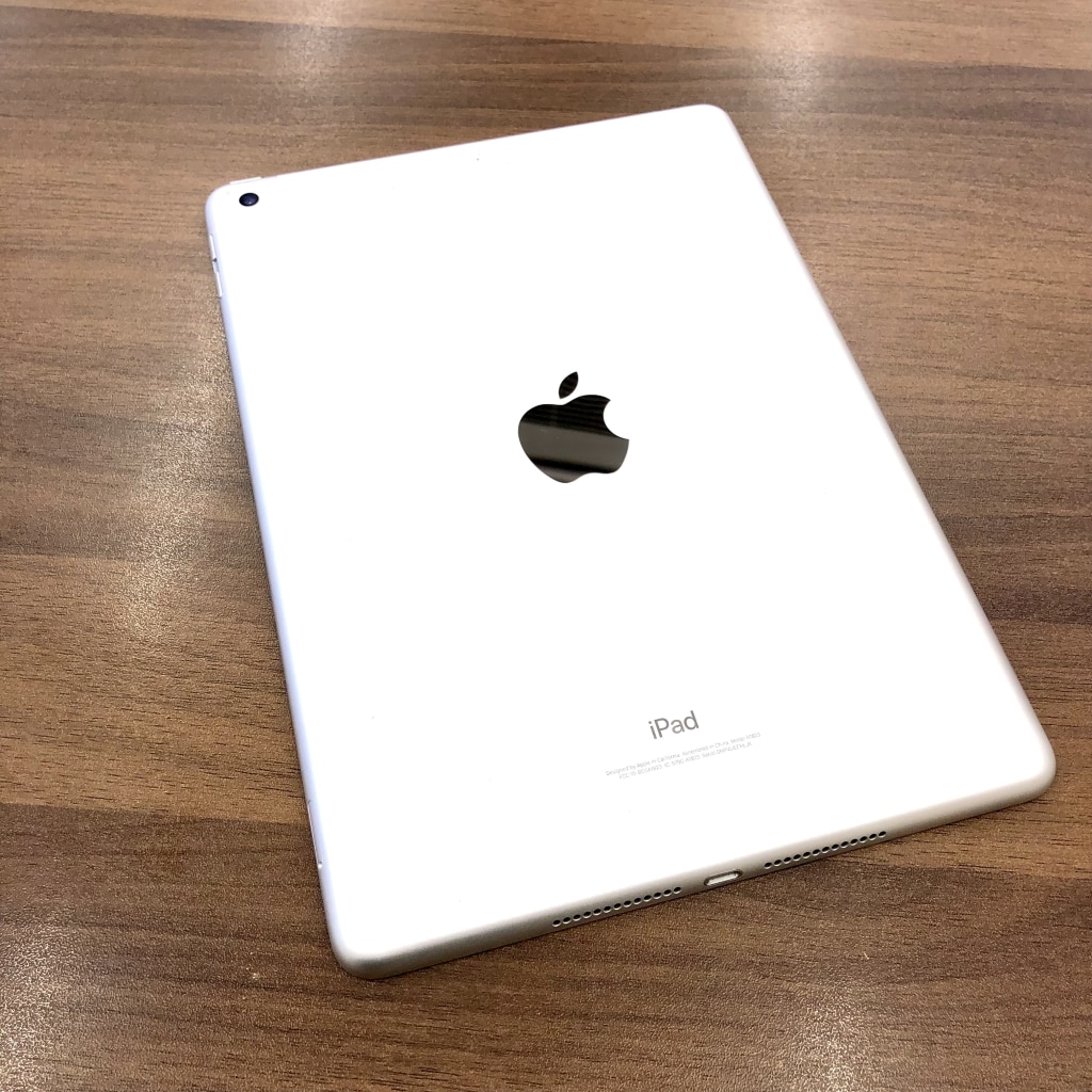 docomo/SIMロック解除 iPad 5世代 32GB シルバー MP1L2J/A