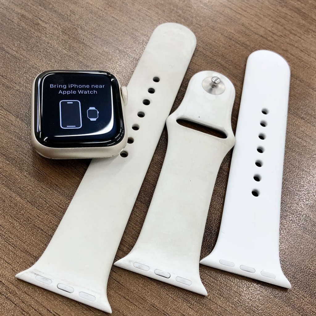 AppleWatch SE2 40mm GPS スターライトアルミニウムケース/スターライトスポーツバンド MNJP3J/A