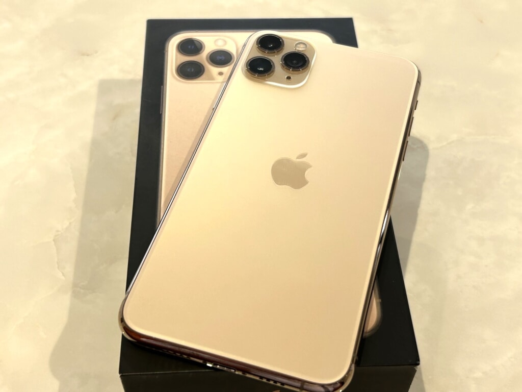 docomo/SIMロック解除 iPhone11ProMAX 256GB ゴールド MWHL2J/A