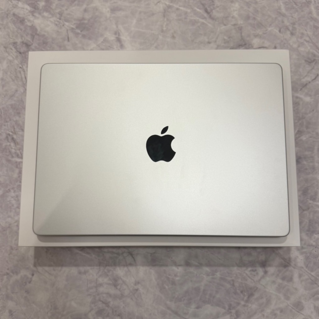 Apple MacBook Pro 14インチ 2023 M2 Pro 16GB 1TB シルバー MPHJ3J/A