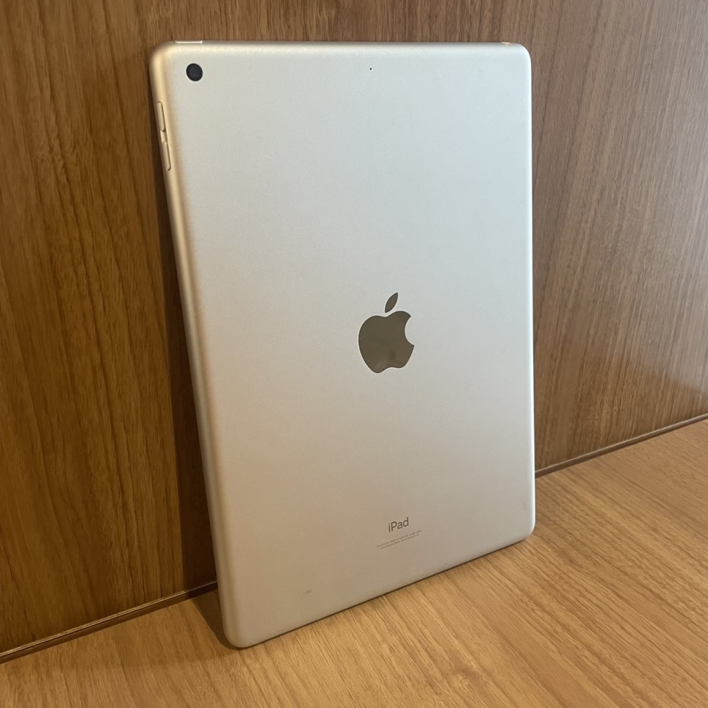 Apple iPad 第9世代 Wi-Fiモデル 64GB シルバー MK2L3J/A