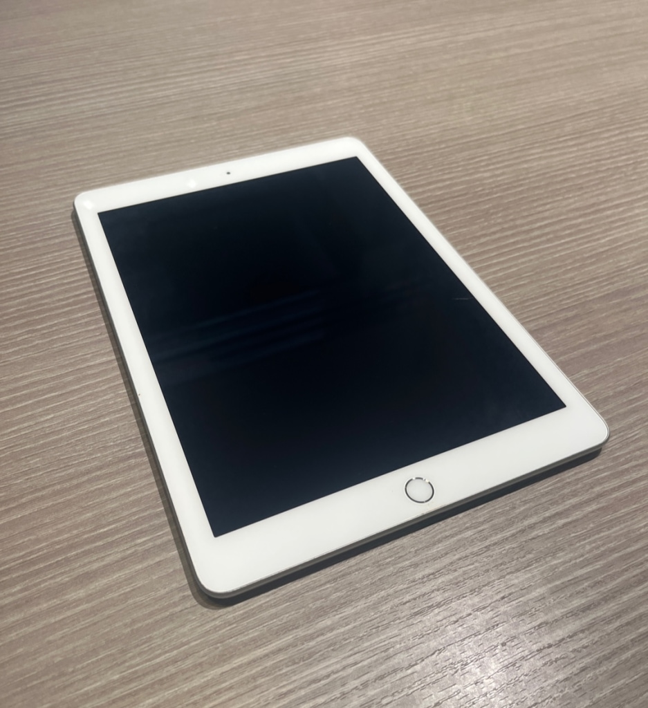 iPad 第5世代 Wi-Fi 32GB シルバー MP2G2J/A