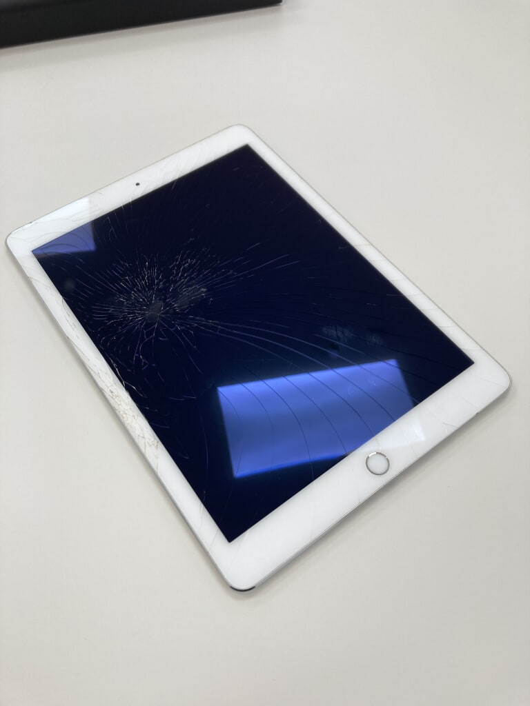 iPadAir2 Cellular 64GB シルバー MGHY2J/A ジャンク