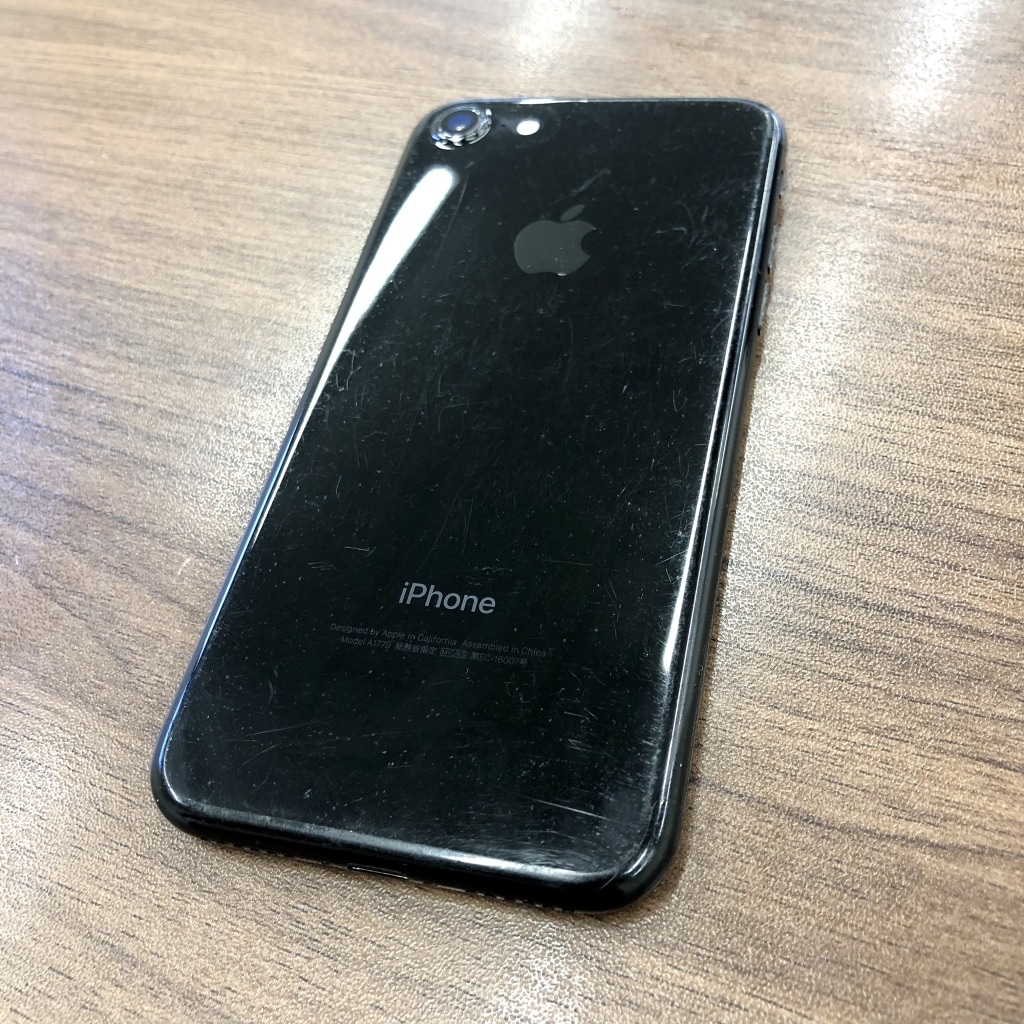 au iPhone7 128GB ジェットブラック NNCP2J/A