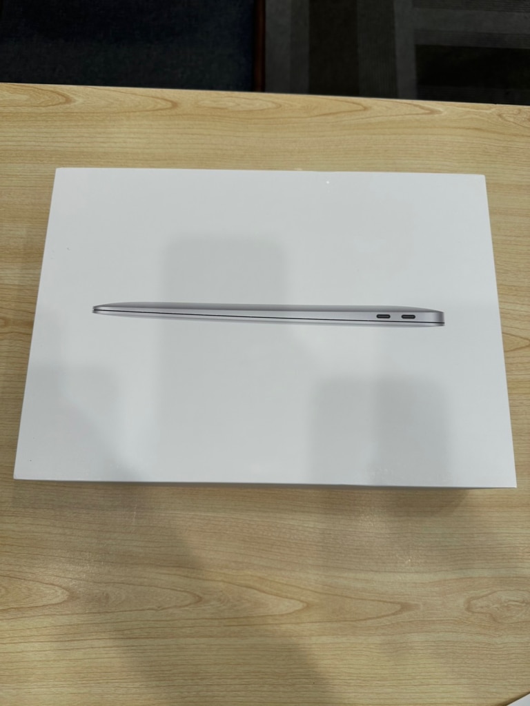 MacBook Air 13インチ 512GB MGNA3J/A シルバー 2020年モデル