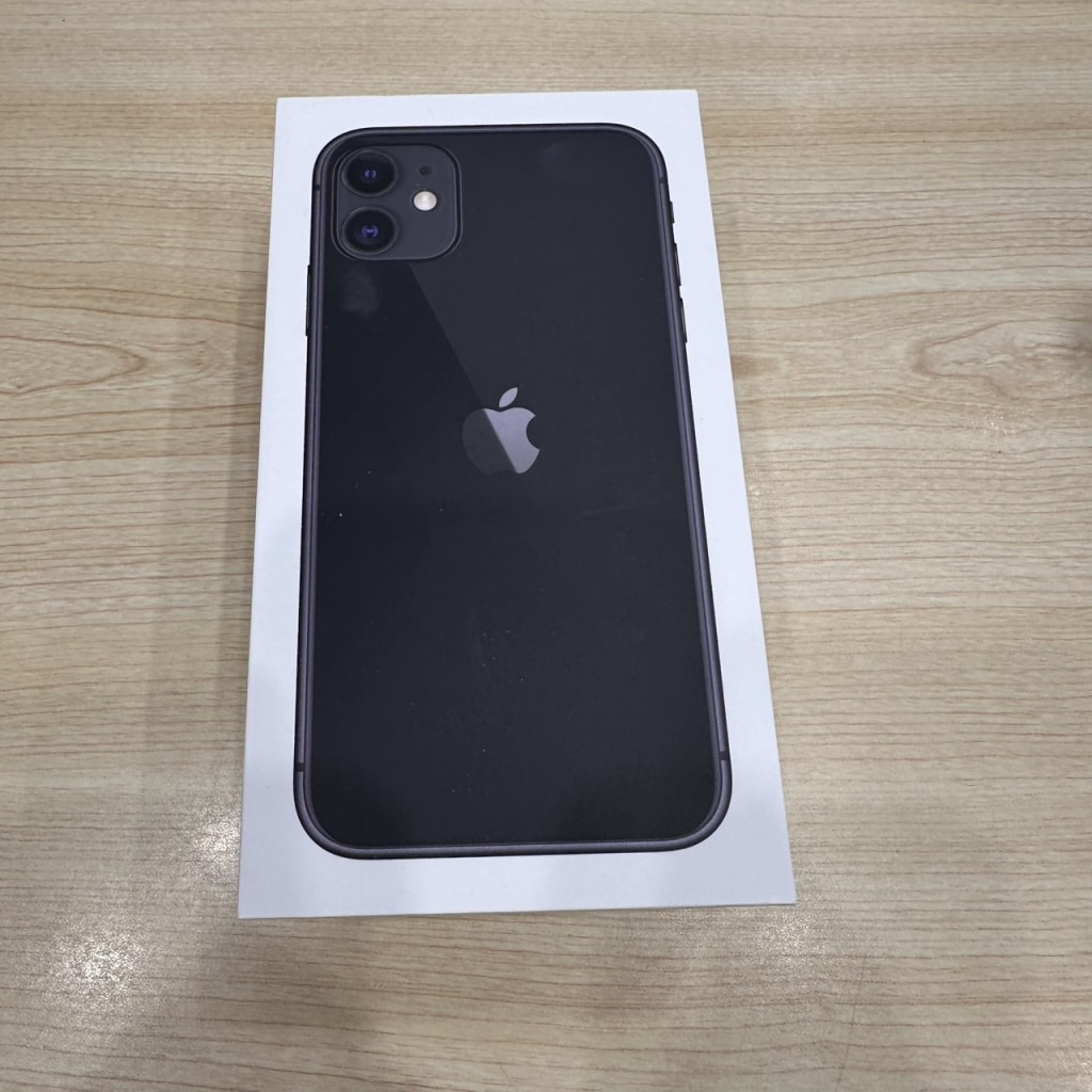 au/SIMロック解除 iPhone11 64GB ブラック MWLT2J/A