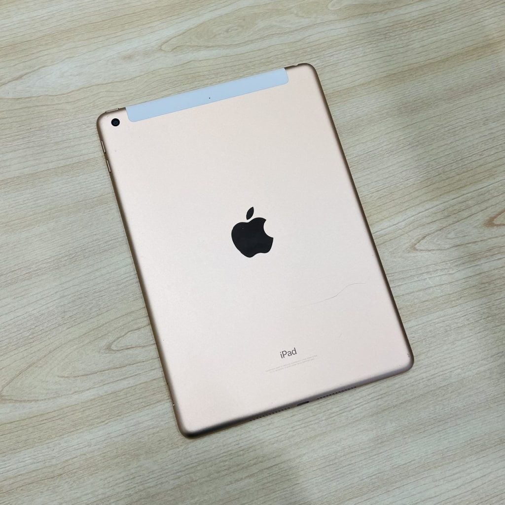 SIMロック解除(au) iPad 第6世代 32GB Cellular ゴールド MRM02J/A