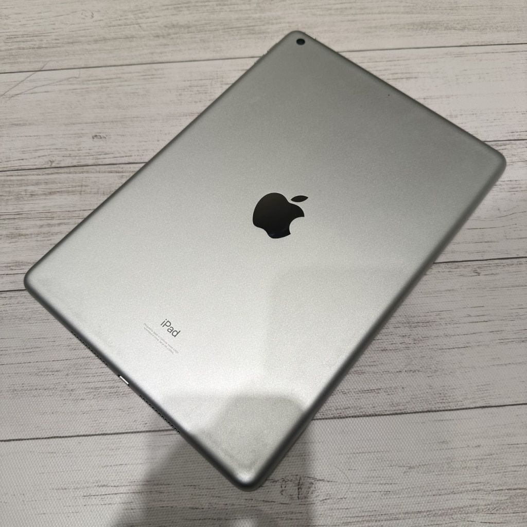 Apple iPad 第9世代 Wi-Fiモデル 64GB シルバー MK2L3J/A