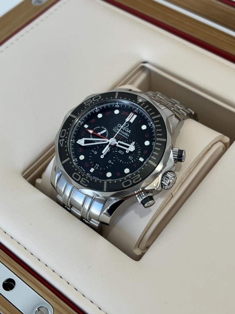 オメガ シーマスター ダイバー300 コーアクシャル GMT クロノグラフ 212.30.44.52.01.001