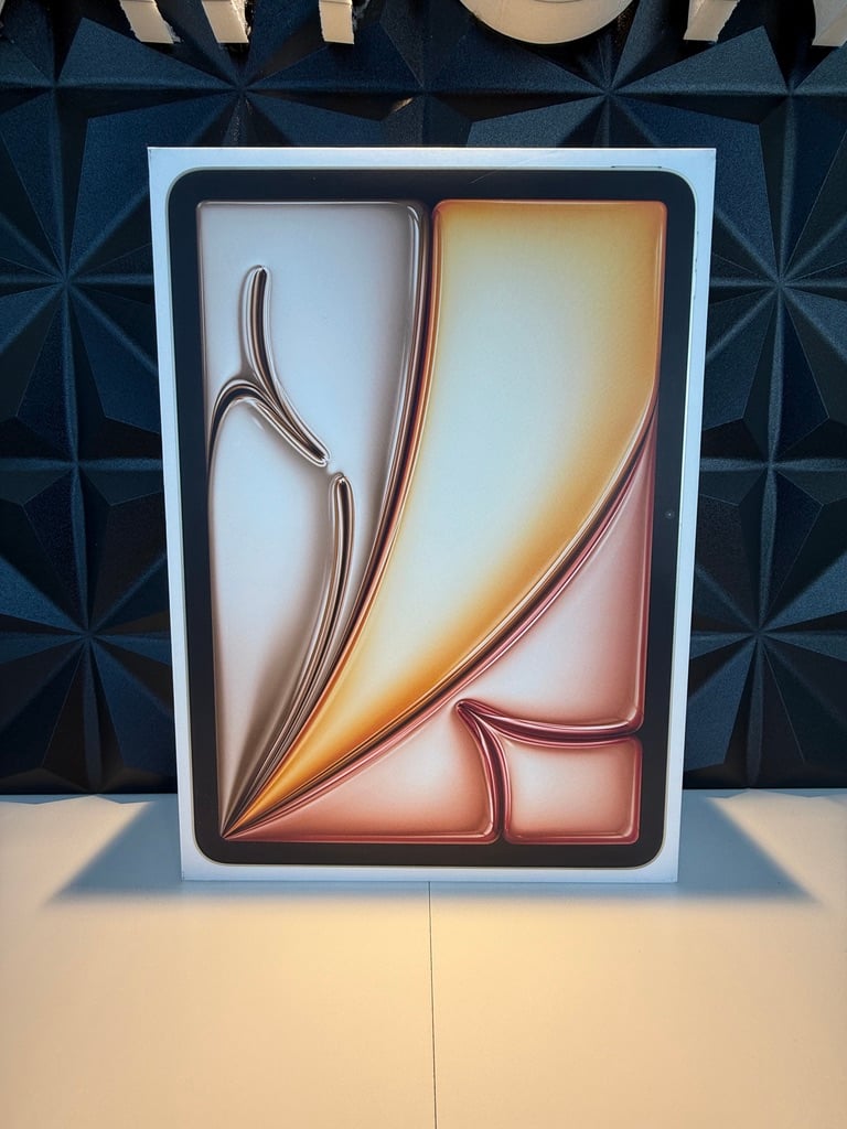 iPad Air6 11インチ Wi-Fi 256GB スターライト MUWJ3J/A