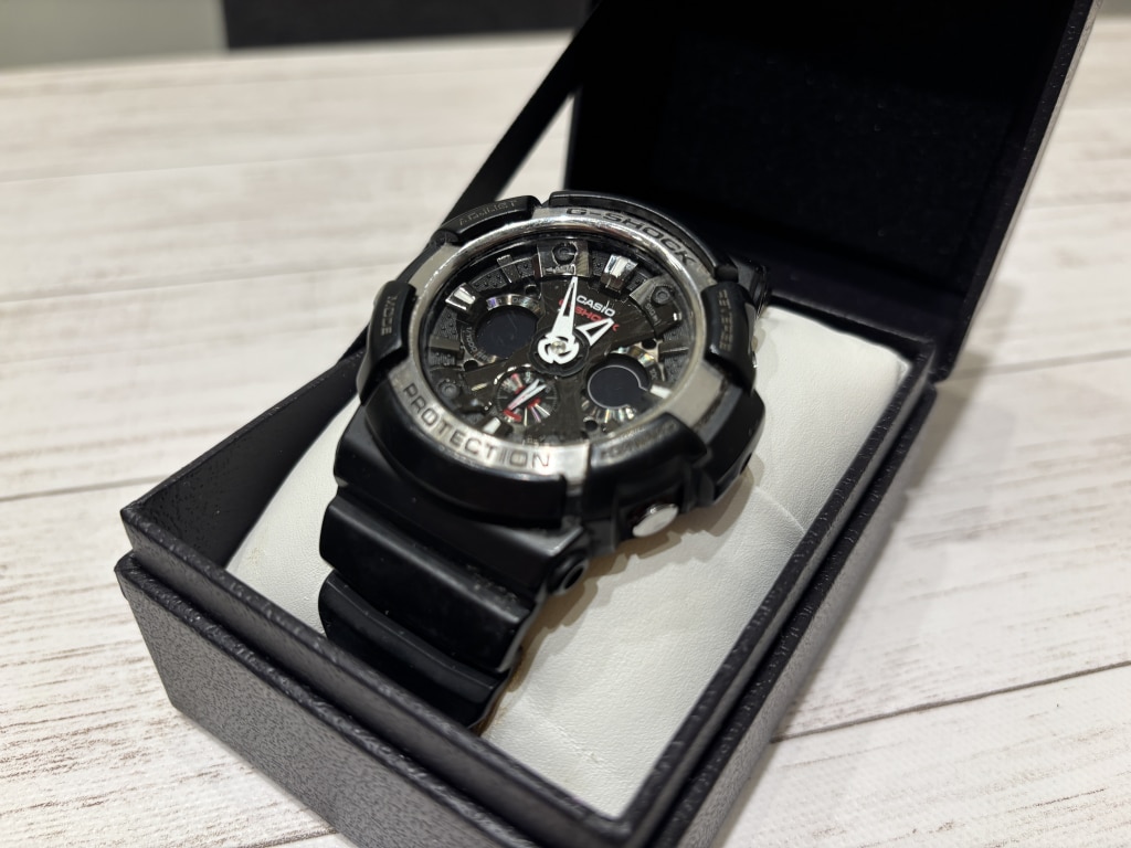 カシオ G-SHOCK GA-200-1AJF