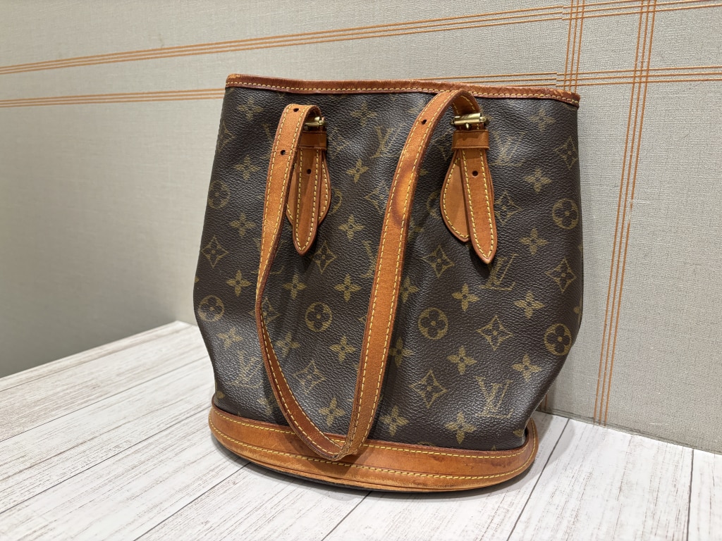ルイヴィトン モノグラム バケットPM M42238