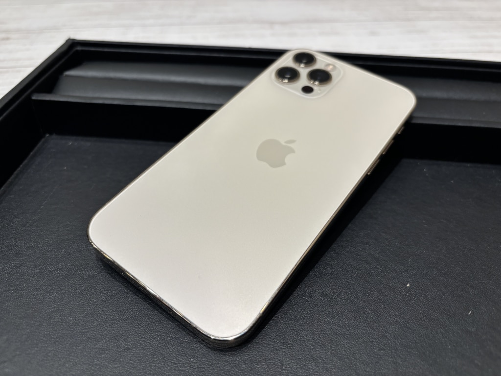 SIMロック解除(au)iPhone12 Pro 256GB ゴールド MGMC3J/A
