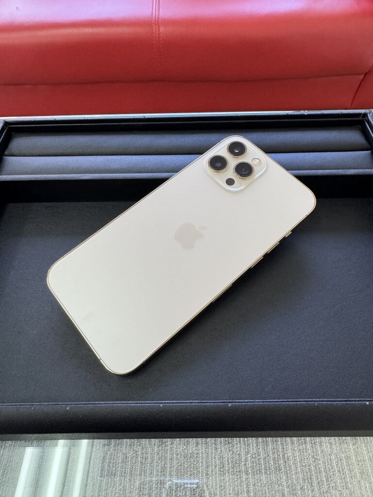 SIMロック解除(docomo) iPhone12ProMax 128GB ゴールド MGCW3J/A