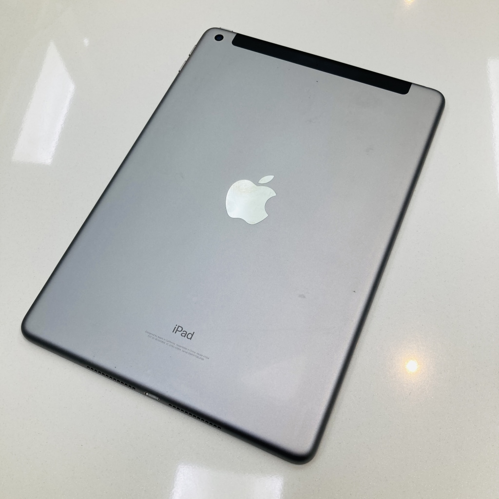 iPad (第6世代) cellular 32GB スペースグレイ MR6N2J/A