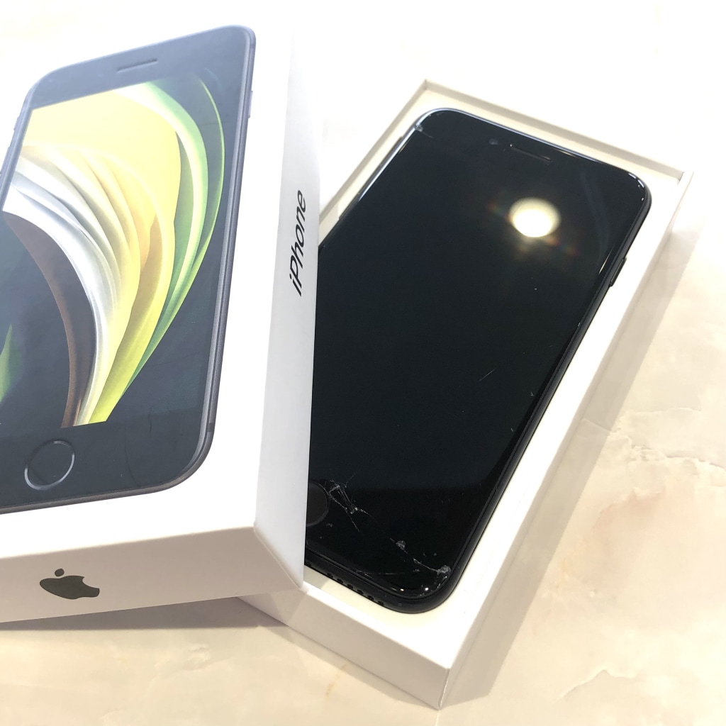 SIMロック解除(docomo) iPhoneSE2 64GB ブラック MHGP3J/A