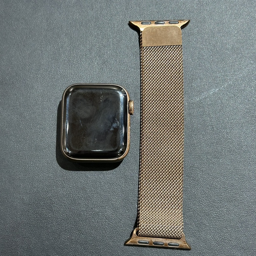 AppleWatch series5 40mm ゴールドステンレス ミラネーゼループ MWX72J/A
