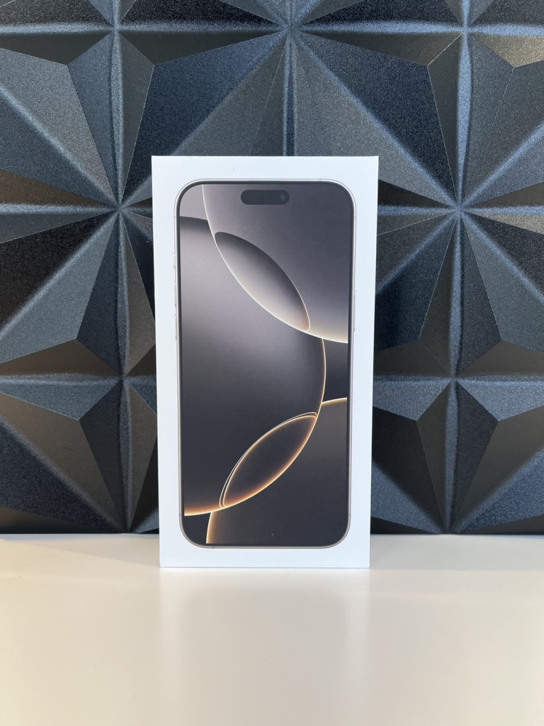 iPhone16ProMax 256GB ナチュラルチタニウム MYWK3J/A