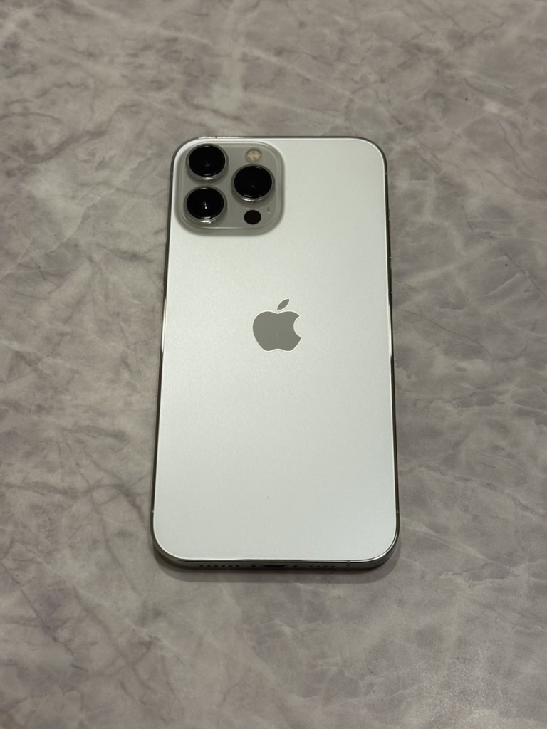 SIMロック解除(docomo) iPhone13ProMax 256GB シルバー MLJ93J/A