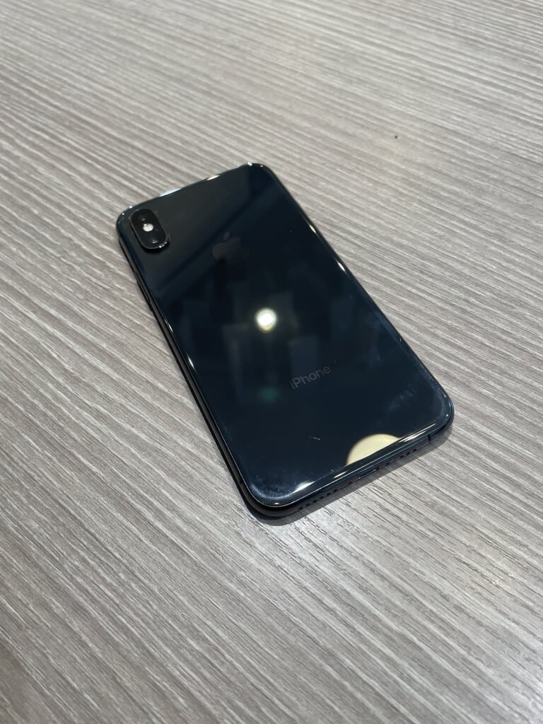 SIMロック解除(docomo)iPhoneXs64GB スペースグレイ MTAW2J/A