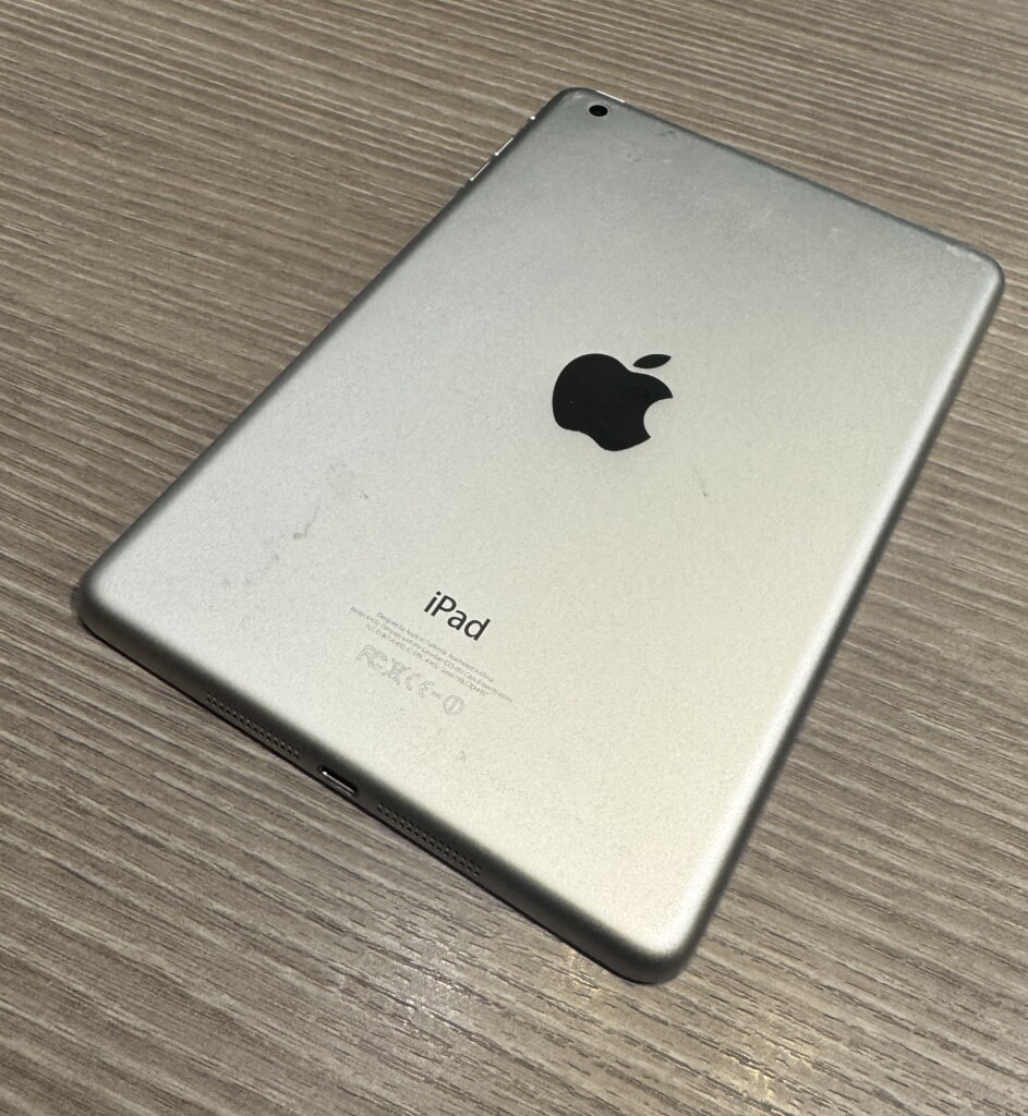 Apple iPad mini 第1世代 Wi-Fiモデル 32GB シルバー MD532J/A