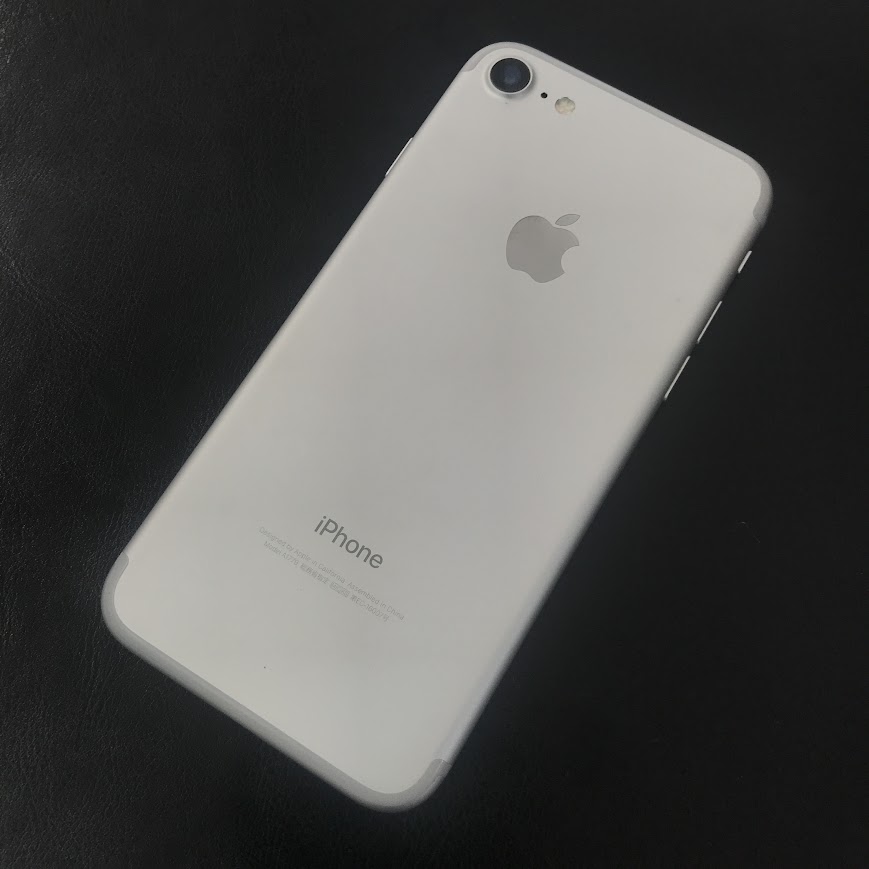 SIMロック解除(au) iPhone7 256GB シルバー MNCR2J/A