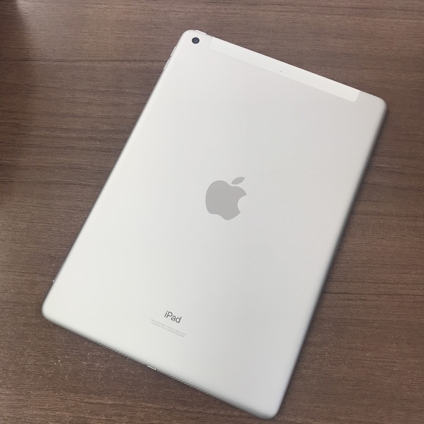 iPad(第8世代) 10.2インチ 128GB シルバー MYMM2J/A