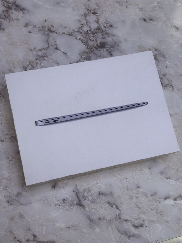 MacBook Air Core i5 8GB 256GB MREC2J/A