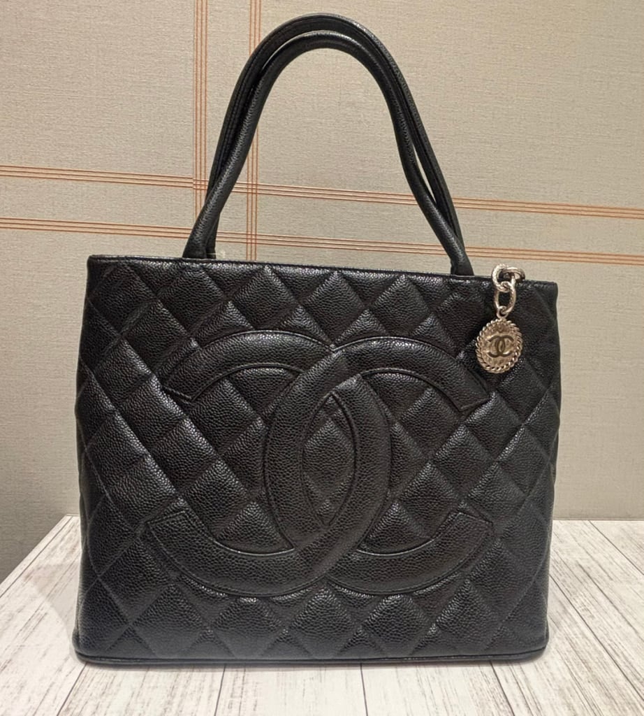 シャネル キャビアスキン 復刻トート シルバー金具 買取実績
