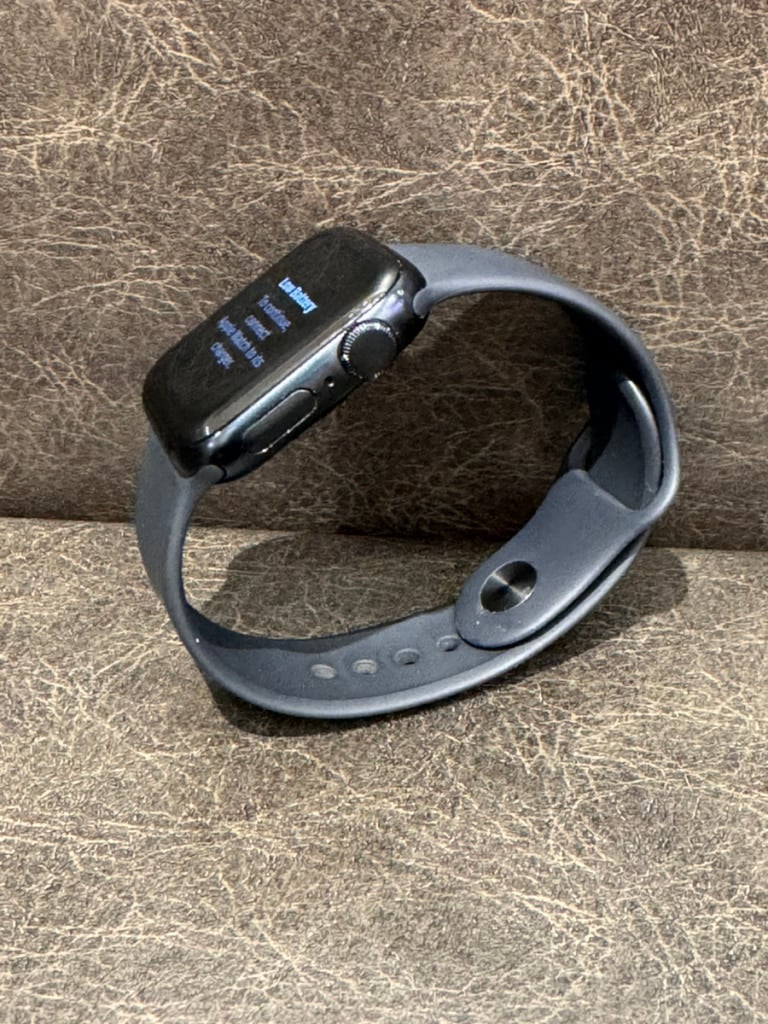 Apple Watch SE2 40mm GPS MNJT3J/A ミッドナイト アルミニウムケース スポーツバンド
