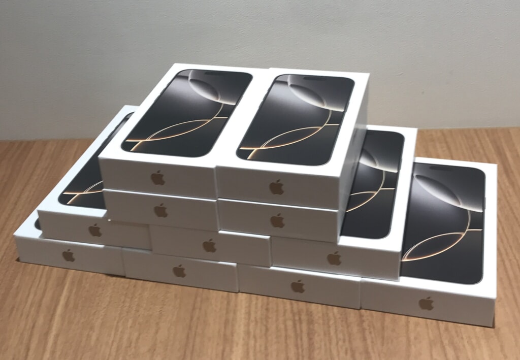 国内版SIMフリー iPhone16ProMax 1TB(6台)/512GB(1台) iPhone16Pro 1TB(2台)/512GB(2台)