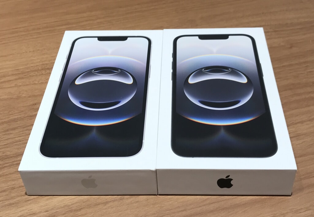 SIMロック解除(Softbank) iPhone16e ブラック/ホワイト 128GB MD1Q4J/A/MD1R4J/A