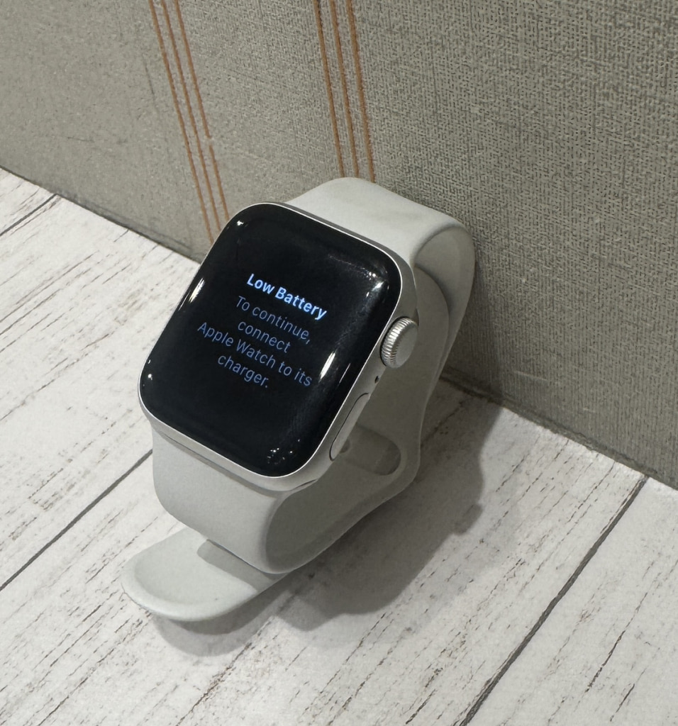 AppleWatchSE GPSモデル 40mm MYDM2J/A