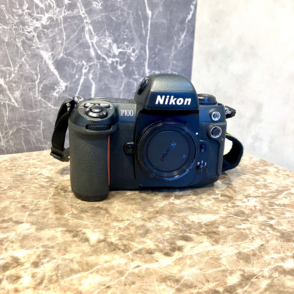 ニコン 一眼レフフィルムカメラ F100