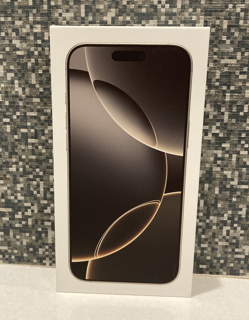 SIMロック解除(au)iPhone16ProMax 512GB ナチュラルチタニウム MYWP3J/A