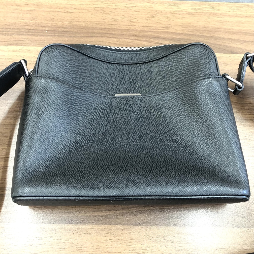 ルイヴィトン タイガ アントンポシェット M33431