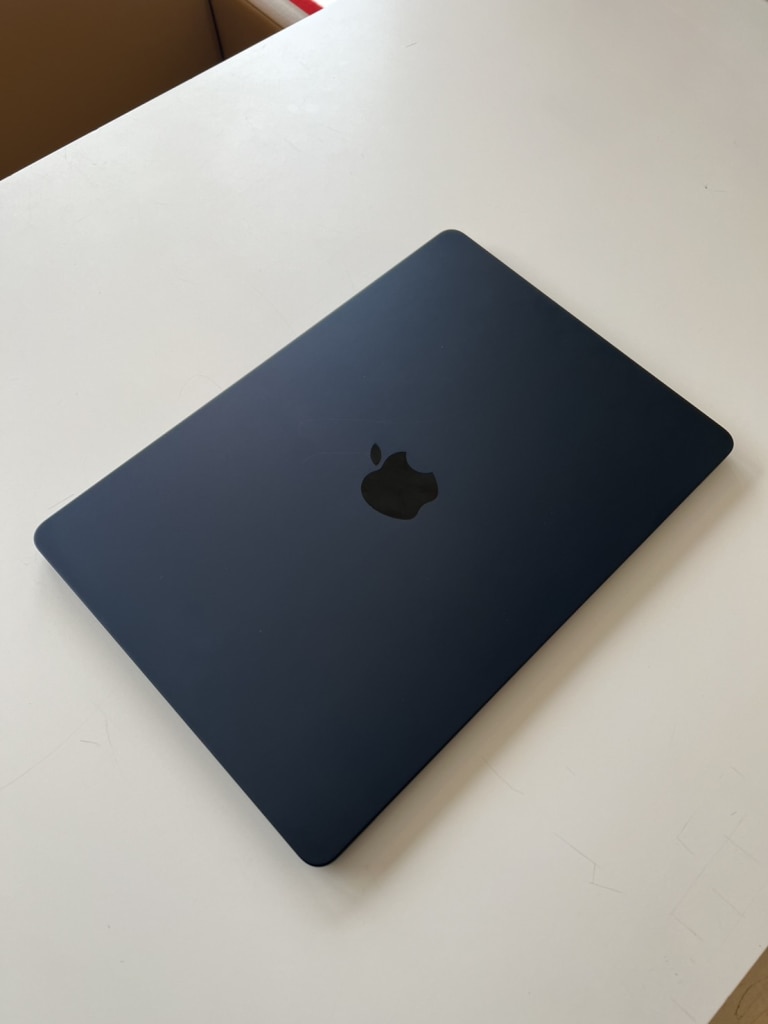 MacBook Air 13インチ Apple M3チップ 8GB/512GBミッドナイト MRXW3J/A