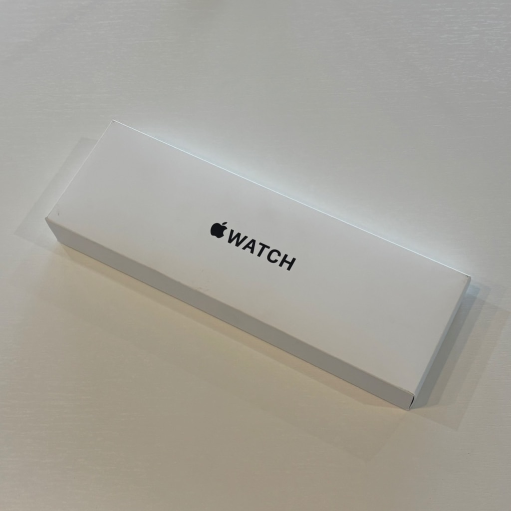 AppleWatchSE 第2世代 GPSモデル 40mm スターライトスポーツバンド MR9U3J/A